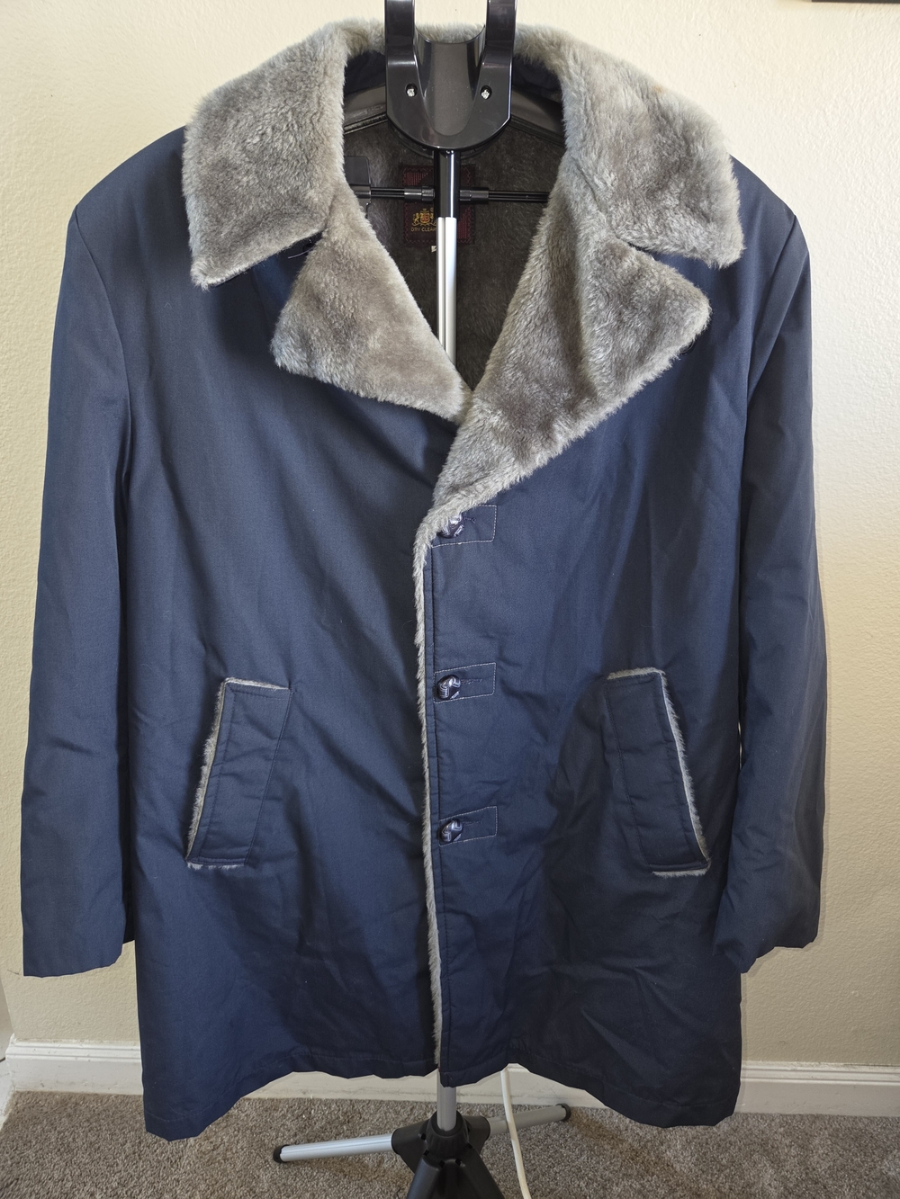 Men's Navy Pea Coat with Gray Faux Fur Collar 46 Regular (XL)